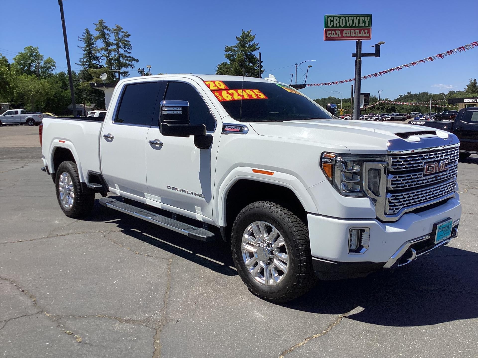 2020 GMC Sierra 2500 HD Denali in Summit White — front three-quarter view
